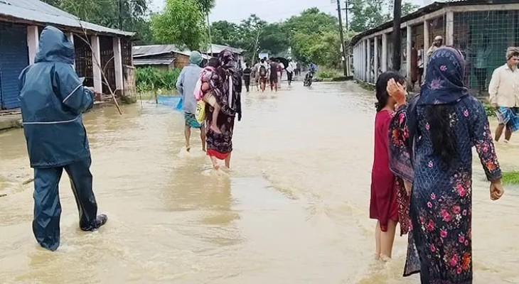 মৌলভীবাজারে ধলাই নদীর বাঁধ ভেঙে পানিবন্দি ১০ হাজার মানুষ